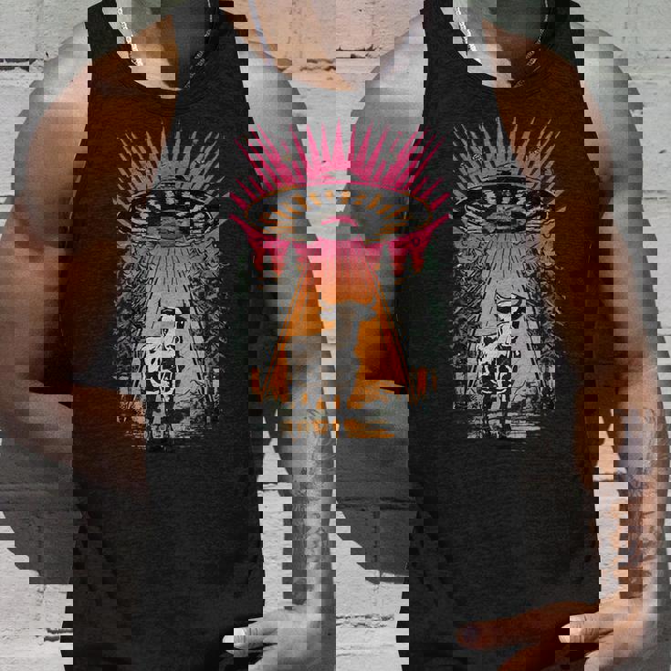 ヴィンテージ Ufo 牛 誘拐 エイリアン レトロ タンクトップ 彼への贈り物