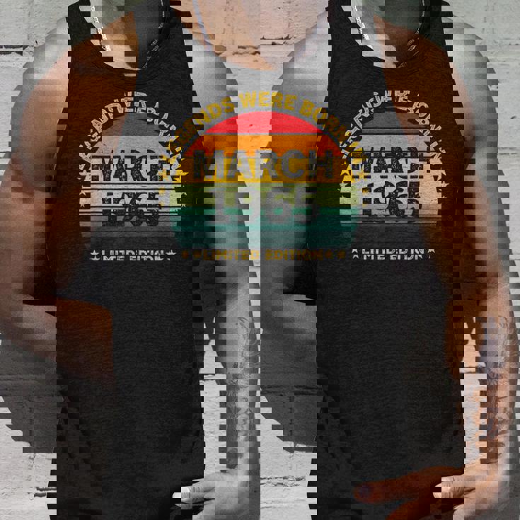 ヴィンテージ60歳の誕生日レジェンドは1965年3月に誕生しました。 タンクトップ 彼への贈り物