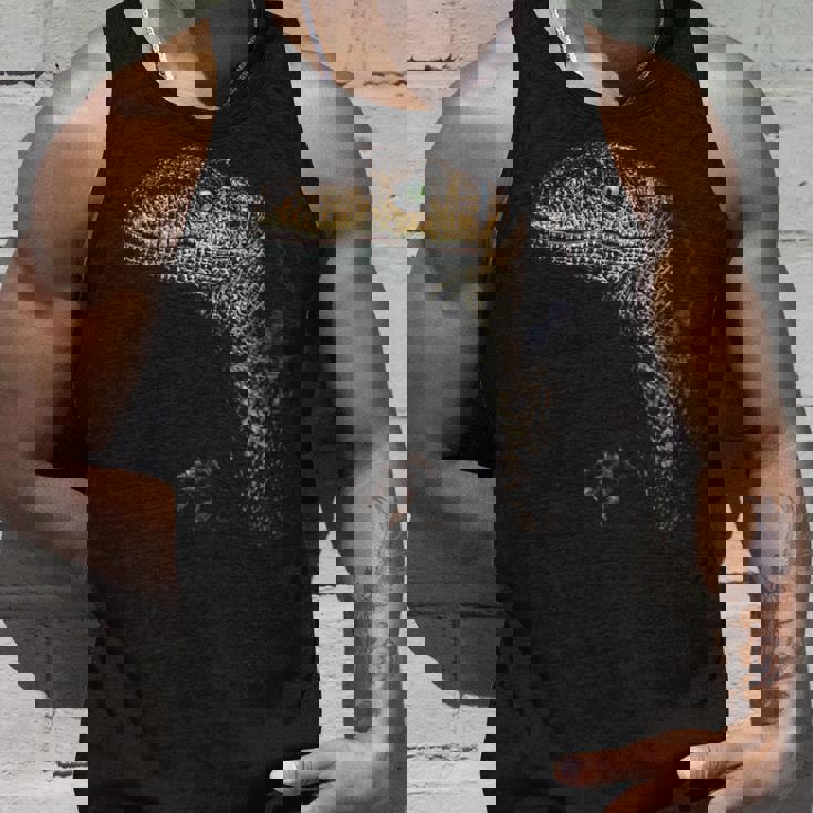 ヴェロキラプトル恐竜狩りリアルなグラフィックデザイン タンクトップ 彼への贈り物