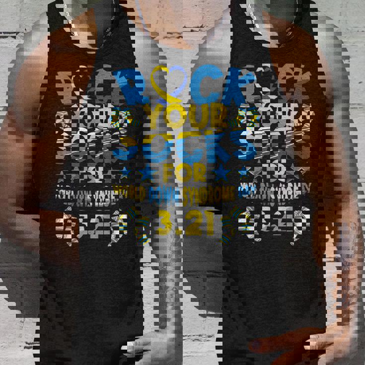 世界ダウン症デー321啓発に向けて、靴を履いて頑張ろう タンクトップ 彼への贈り物