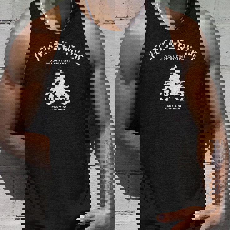 人生は冒険だ アドベンチャー バイク おしゃれ オフロード ラリー おもしろい ツーリング タンクトップ 彼への贈り物