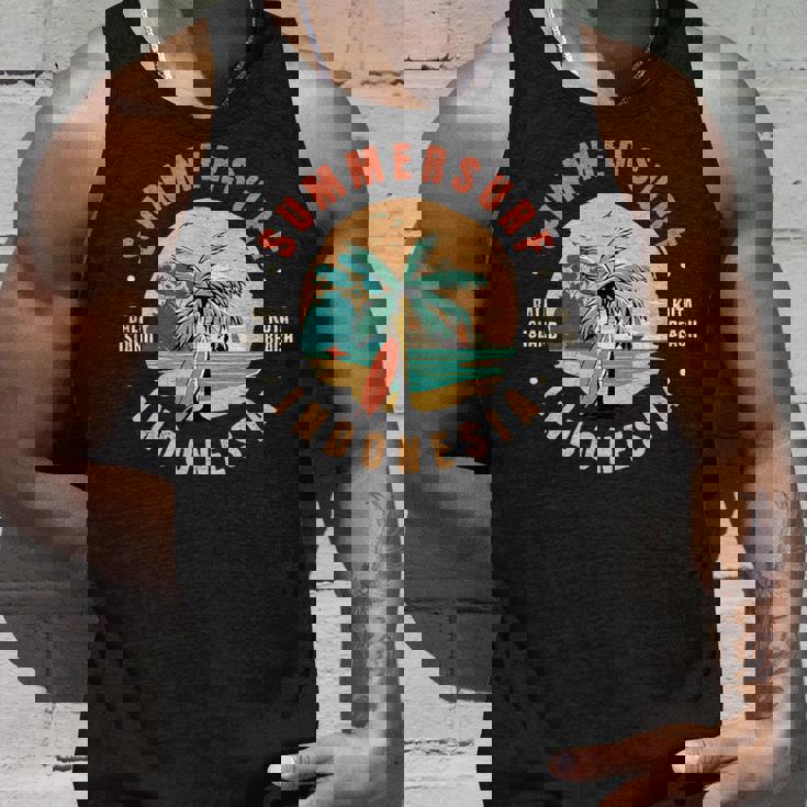 夏のサーフ、バリ島、クタビーチ、インドネシア旅行 タンクトップ 彼への贈り物