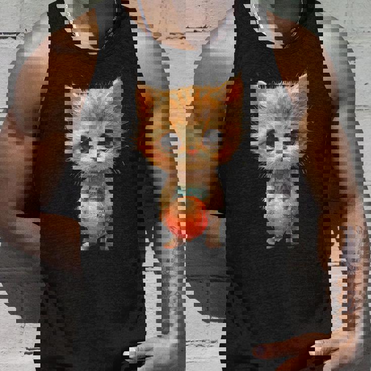 子猫、茶トラ、かわいい、おもしろい、癒し、ビーチ、ボール、砂浜、夏、海、ビーチボール、可愛い タンクトップ 彼への贈り物