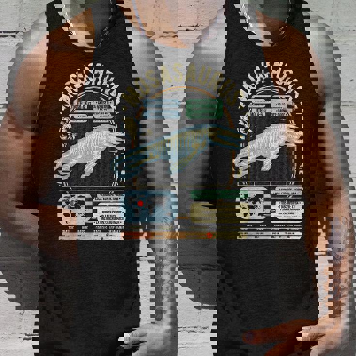 恐竜の事実 モササウルスの科学と解剖学のギフト タンクトップ 彼への贈り物