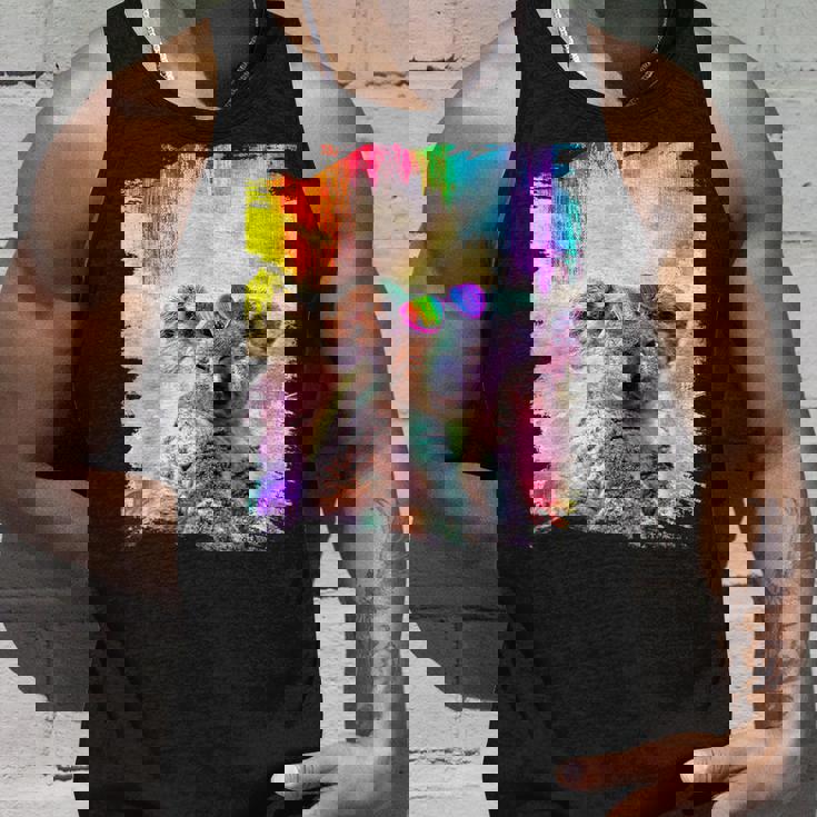 愛のハートのメガネをかけているレインボーコアラ タンクトップ 彼への贈り物