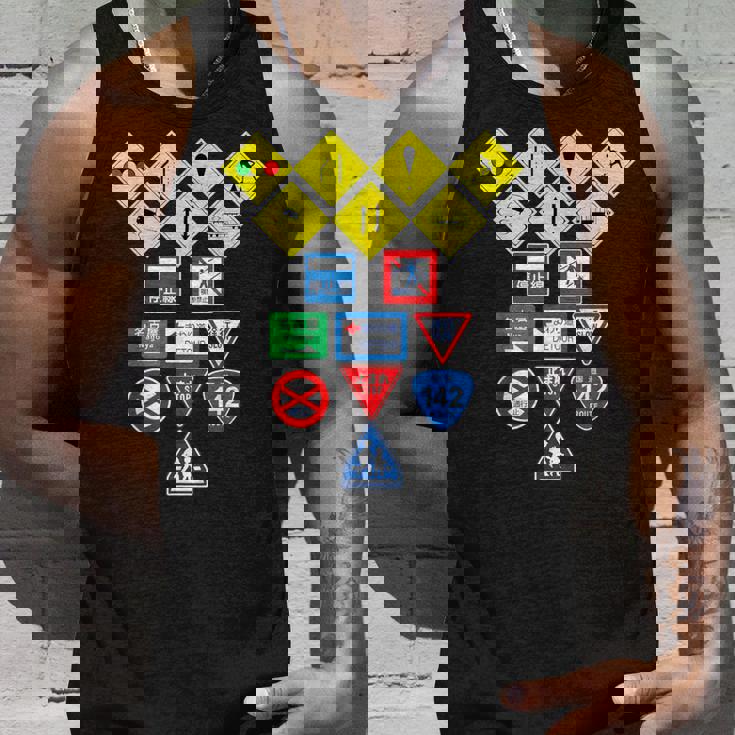 日本の道路標識、日本の交通警告シンボルグラフィック。 タンクトップ 彼への贈り物