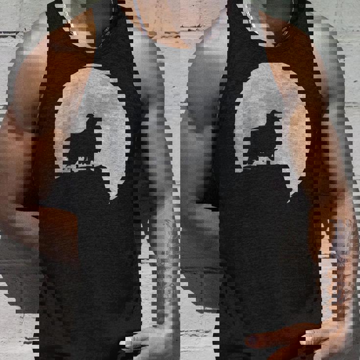 月と犬のシルエット シェルティーシェットランドシープドッグ タンクトップ 彼への贈り物