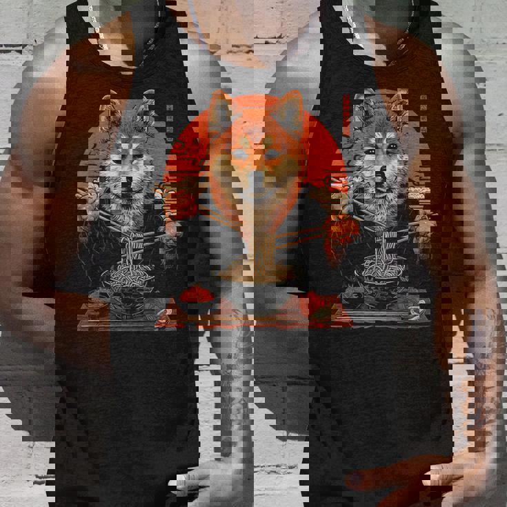柴犬 ラーメン 麺 日本犬好き アニメ デザイン タンクトップ 彼への贈り物
