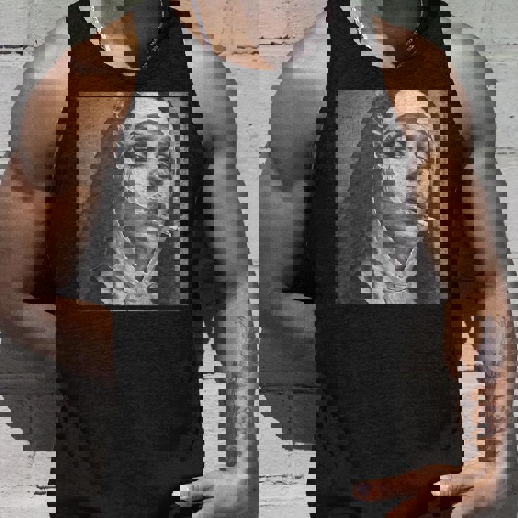 熱い修道女がタバコを吸う、反抗的な修道女 タンクトップ 彼への贈り物