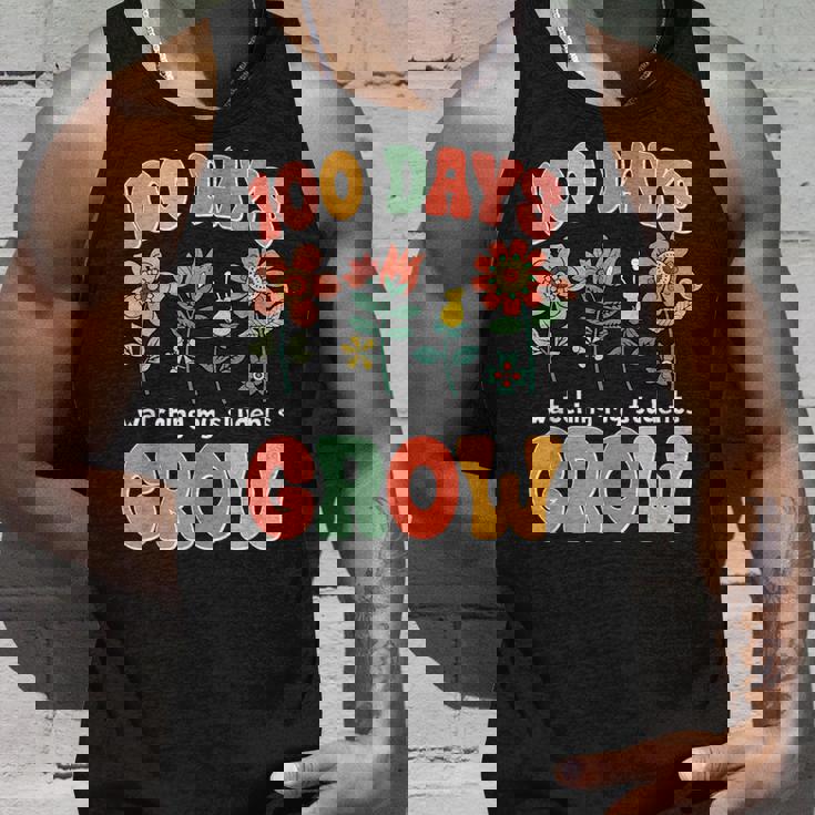 生徒たちの成長を見守る100日 学校教師の100日 タンクトップ 彼への贈り物