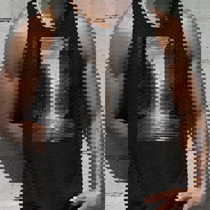 白黒写真 街の街の夕焼け写真 タンクトップ 彼への贈り物