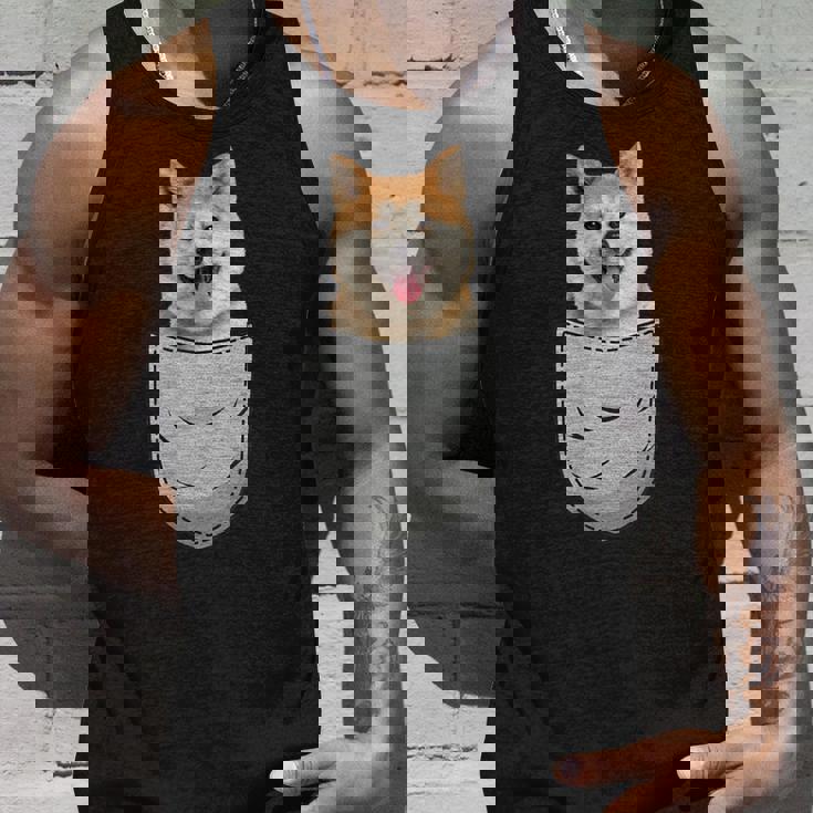 秋田犬健日本人胸ポケット犬オーナー タンクトップ 彼への贈り物