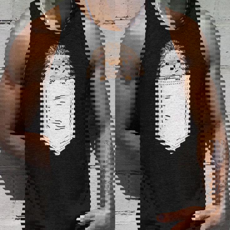 胸ポケットに入ったハリネズミ 衣類 ハリネズミ ギフト タンクトップ 彼への贈り物