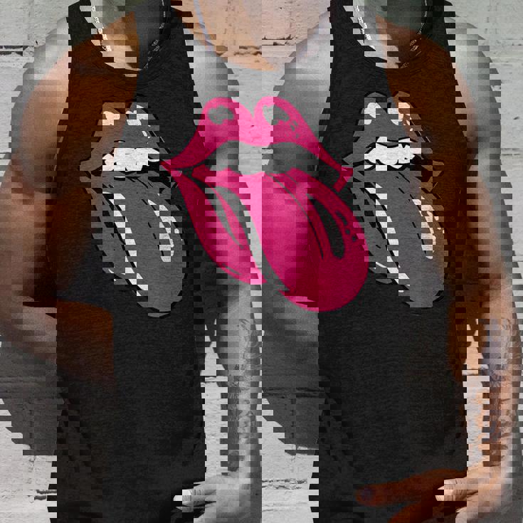 舌を広げた唇 タンクトップ 彼への贈り物