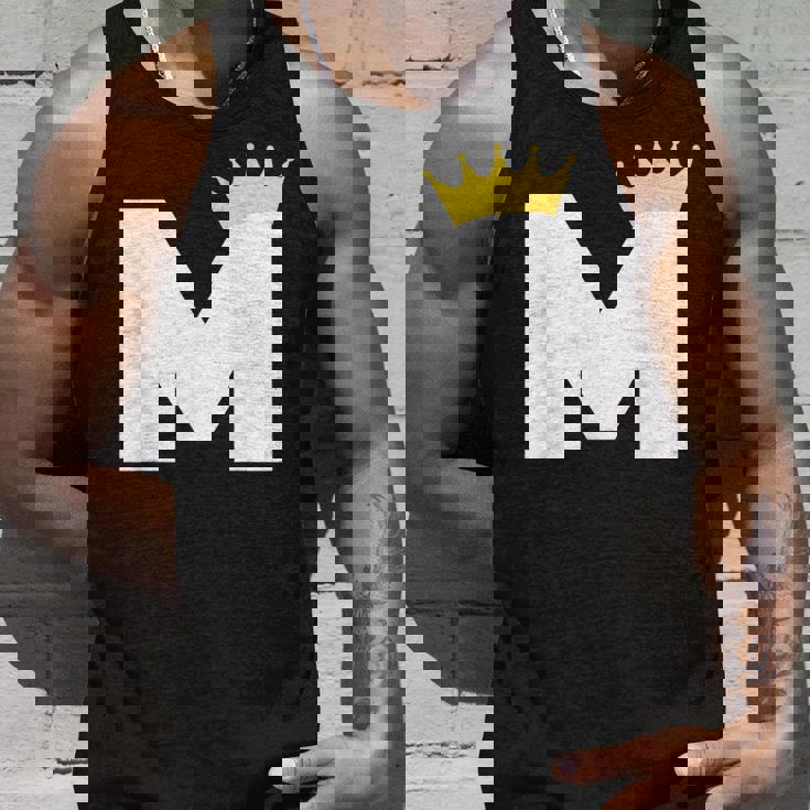 英文字 M 大文字 アルファベット モノグラム イニシャル キング クイーン クラウン タンクトップ 彼への贈り物