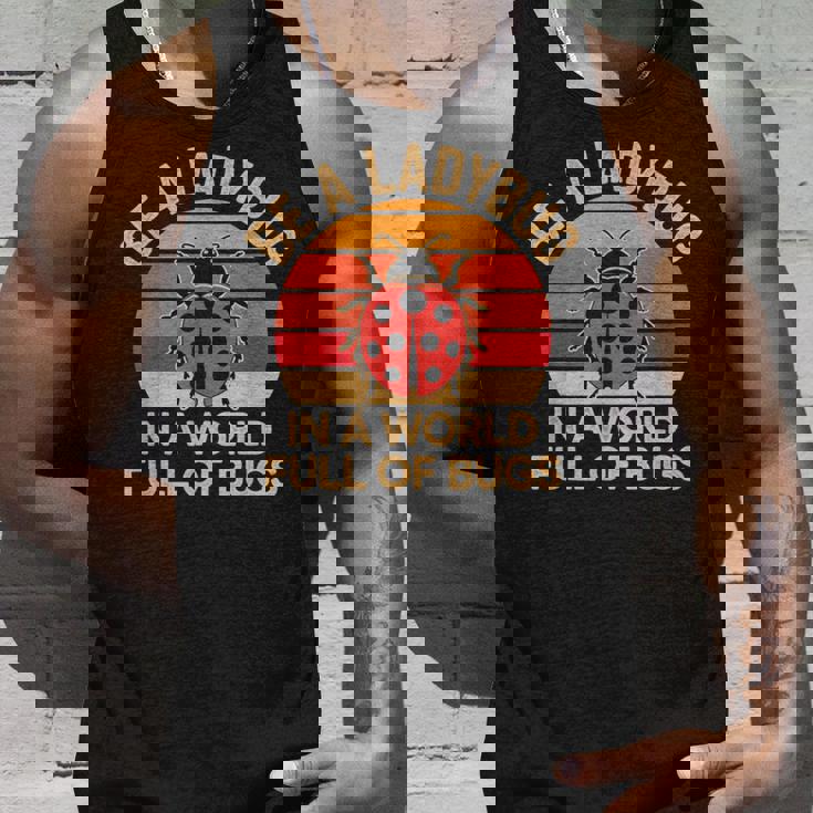 虫だらけの世界でてんとう虫になろう レトロなてんとう虫 タンクトップ 彼への贈り物