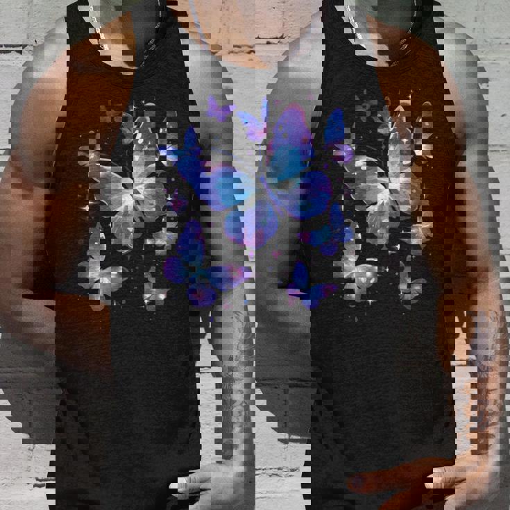 青と紫の模様の蝶たち 昆虫プリント タンクトップ 彼への贈り物