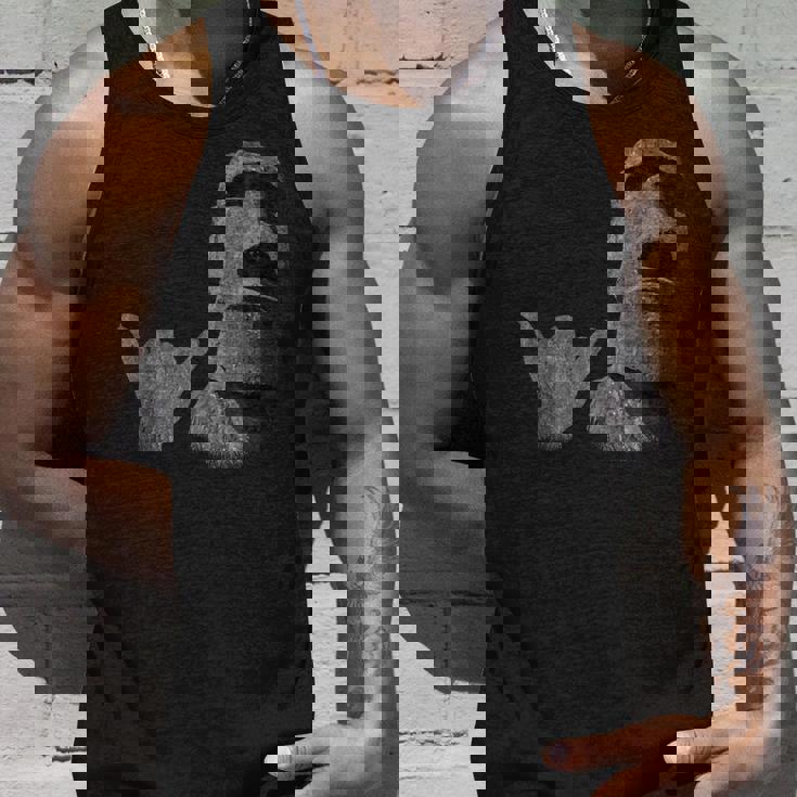 面白いイースター島のラパヌイのモアイ像 サーファーのシャカのサイン タンクトップ 彼への贈り物