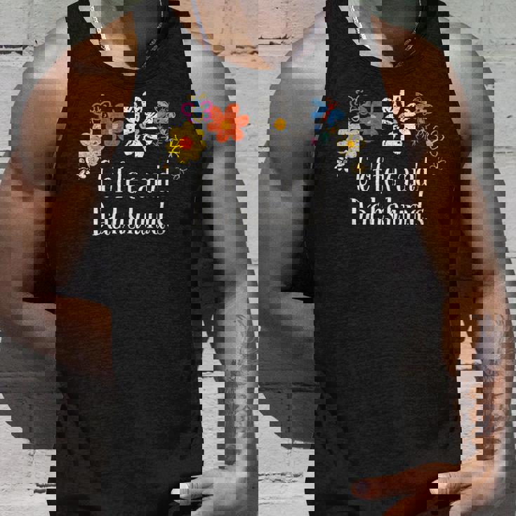 面白いコーヒーとダックスフントの花を言う タンクトップ 彼への贈り物