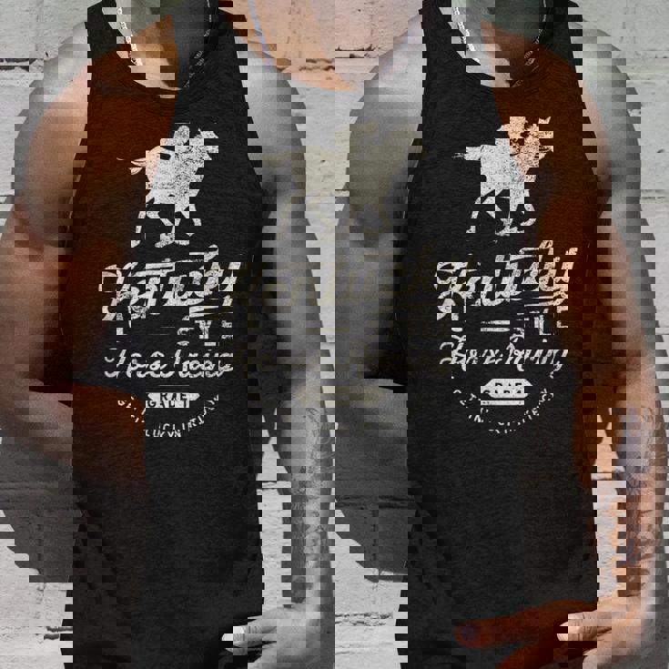 面白いダービーデー、ケンタッキースタイルの競馬 タンクトップ 彼への贈り物