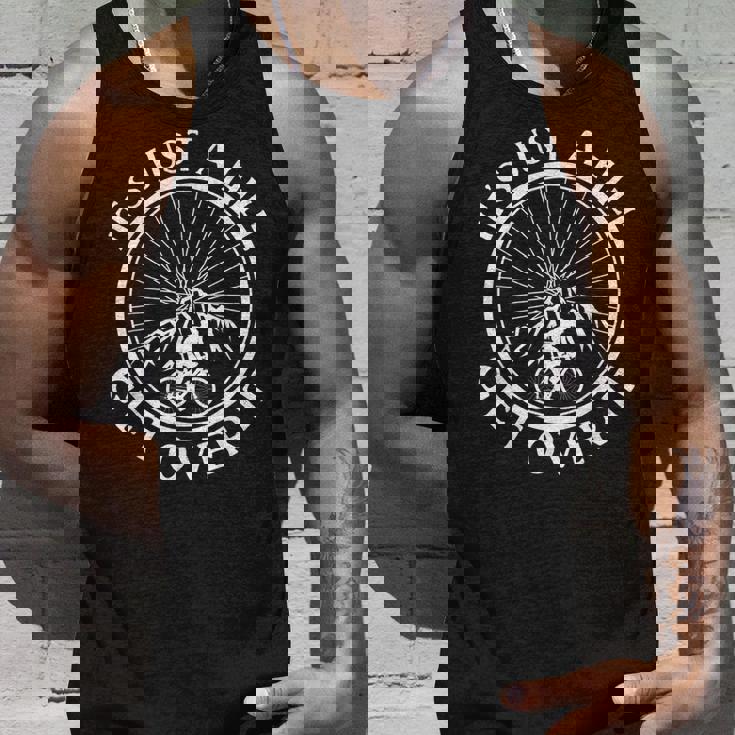 面白いロードバイク サイクリング It's Just A Hill Get Over It タンクトップ 彼への贈り物