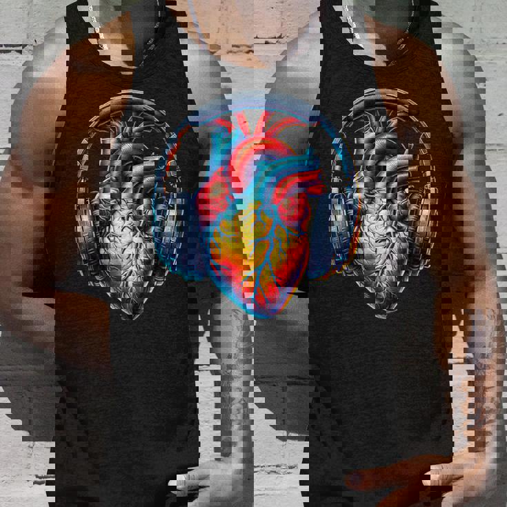 音楽解剖学的ハートとヘッドフォンdjミュージックグラフィック タンクトップ 彼への贈り物