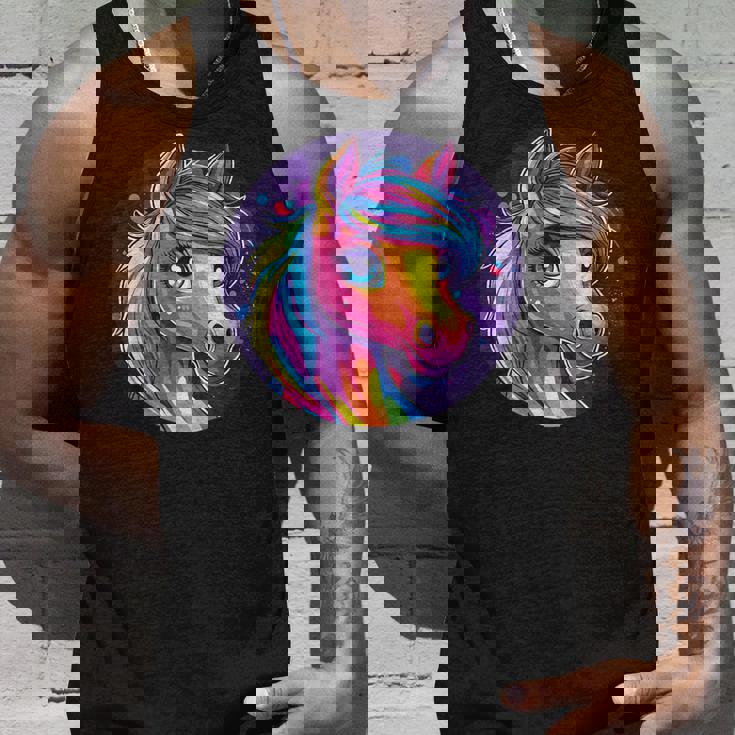 鮮やかな虹色の馬の魔法の夢 タンクトップ 彼への贈り物