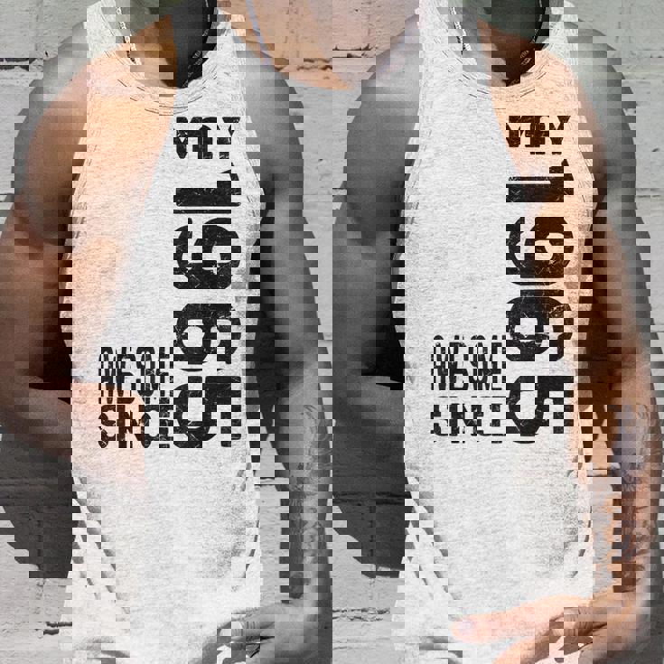 1965年5月以来素晴らしい、1965年5月の誕生日に生まれる タンクトップ 彼への贈り物