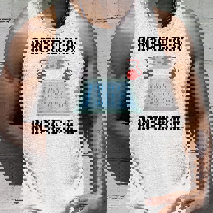 Another Day Another Gel タンクトップ 彼への贈り物