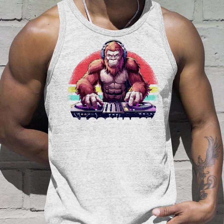Bassquatch 音楽愛好家のためのサスカッチdjデザイン 長袖tシャツ タンクトップ 彼への贈り物