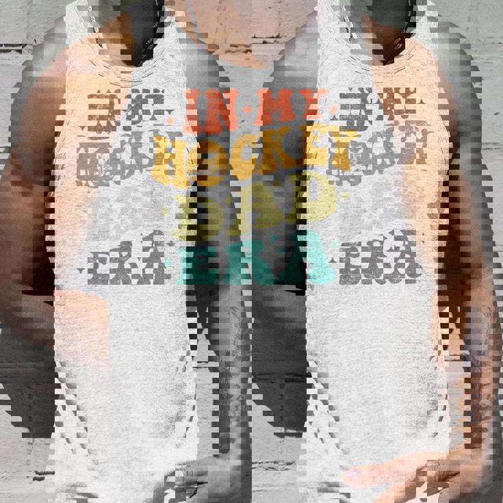 In My Hockey Dad Era ファニーホッケーお父さん ヴィンテージ 父の日 長袖tシャツ タンクトップ 彼への贈り物