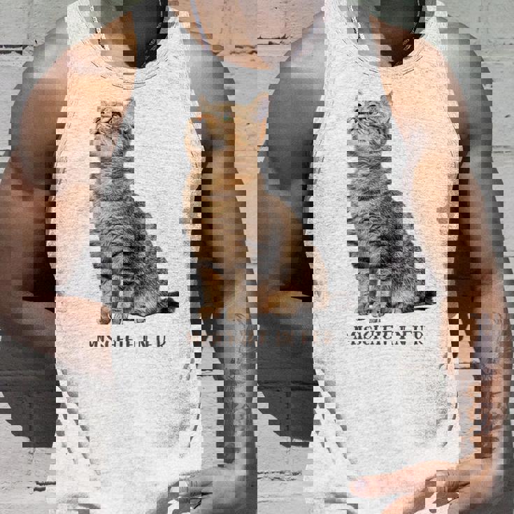 Mischief In Fur 猫写真 キジトラ 猫好き ネタ 猫しもべ 猫飼い 猫依存症 猫オーナー タンクトップ 彼への贈り物