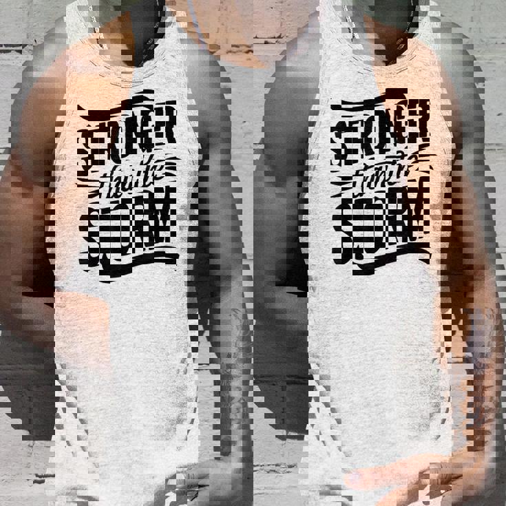 Stronger Than Thetorm Motivational Inspirational Positive タンクトップ 彼への贈り物