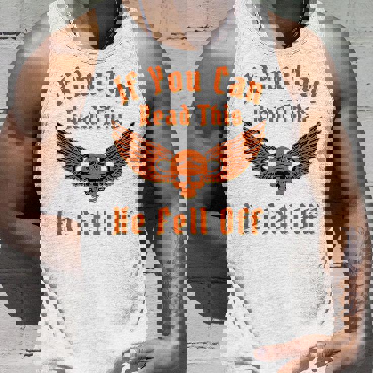 これを読めば、彼はバイカー向けのダークユーモアサインから落ちた タンクトップ 彼への贈り物