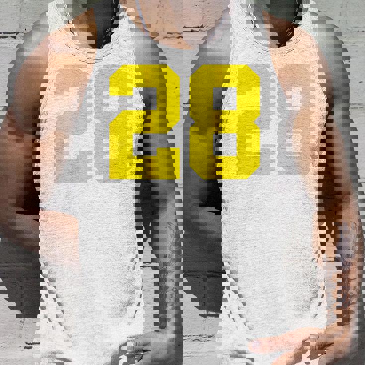 イエローナンバー28 背面 スポーツチーム ジャージ番号 タンクトップ 彼への贈り物