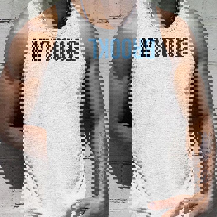 ニューヨークのファンのためのニューヨークブルックリンクリエイティブフリップデザイン タンクトップ 彼への贈り物