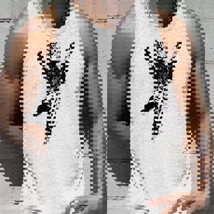 フライングvギターで遊ぶ猫 タンクトップ 彼への贈り物