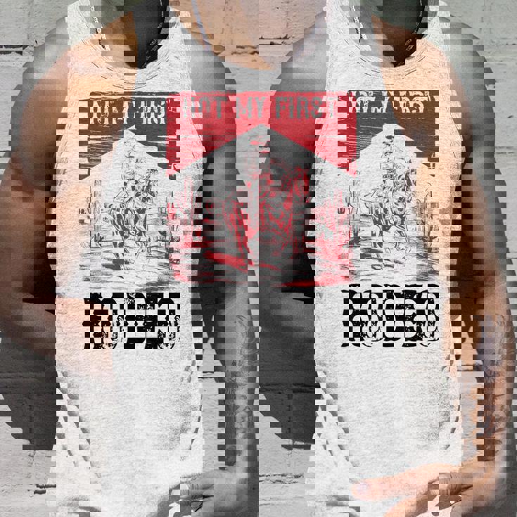 ヴィンテージ・ノット・マイ・ファースト・ロデオ、ファニー・ライディング・カウボーイ・ロデオ タンクトップ 彼への贈り物