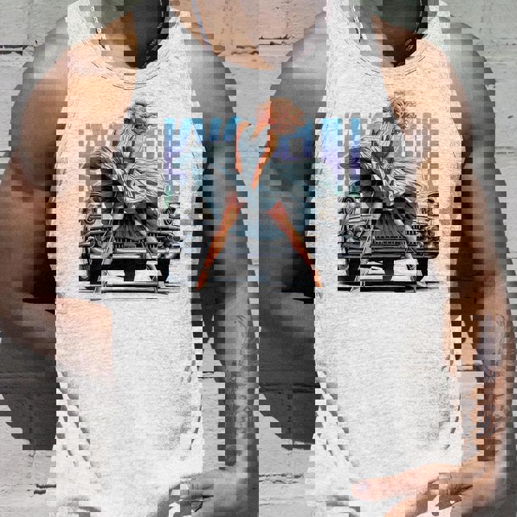 強風ピンナップガールとオールドアメ車のバックプリント タンクトップ 彼への贈り物