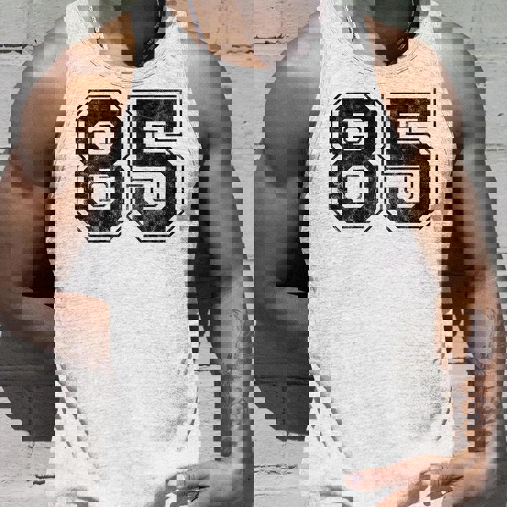 背中に85番 タンクトップ 彼への贈り物