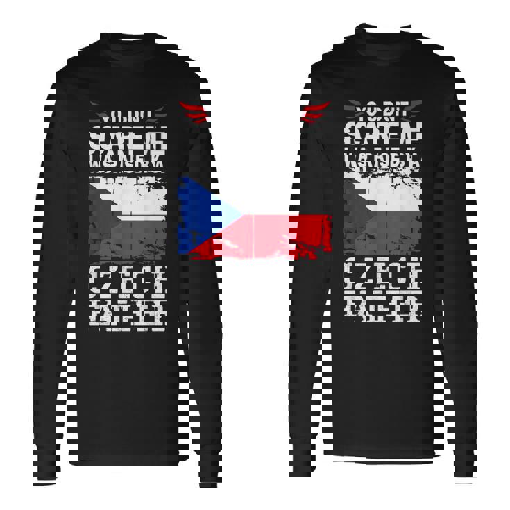 Raised By A Czech Father Father's Day Czech Republic Flag 長袖Tシャツ