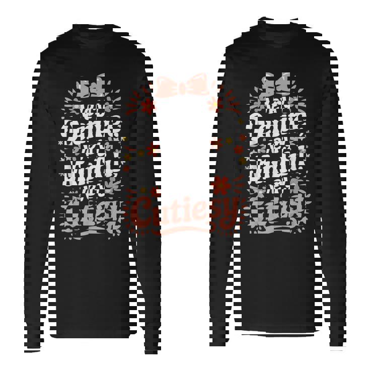 かわい子ちゃんの服はとても控えめで、とてもマインドフルで、とてもかわいいです。 長袖Tシャツ