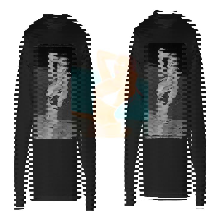 セクシーガールグラフィックtシャツ プールでセクシーなアジアのピンナップガール 長袖Tシャツ