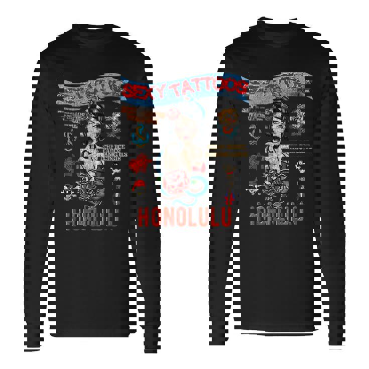 セーラー向けのタトゥーとセクシーガール。 長袖Tシャツ