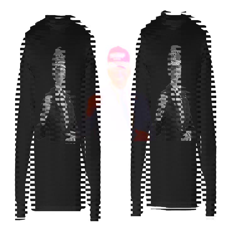 バイデンはトランプの帽子をかぶっています 2024 長袖Tシャツ