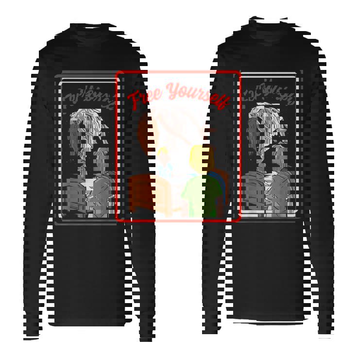 ビンテージ ホラー、取り憑かれた悪魔から解放される 長袖Tシャツ