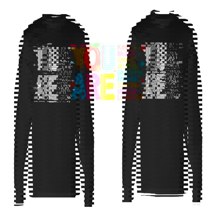 学校の初日に、あなたは素敵で、勇敢で、インスピレーションを与える先生です。 長袖Tシャツ