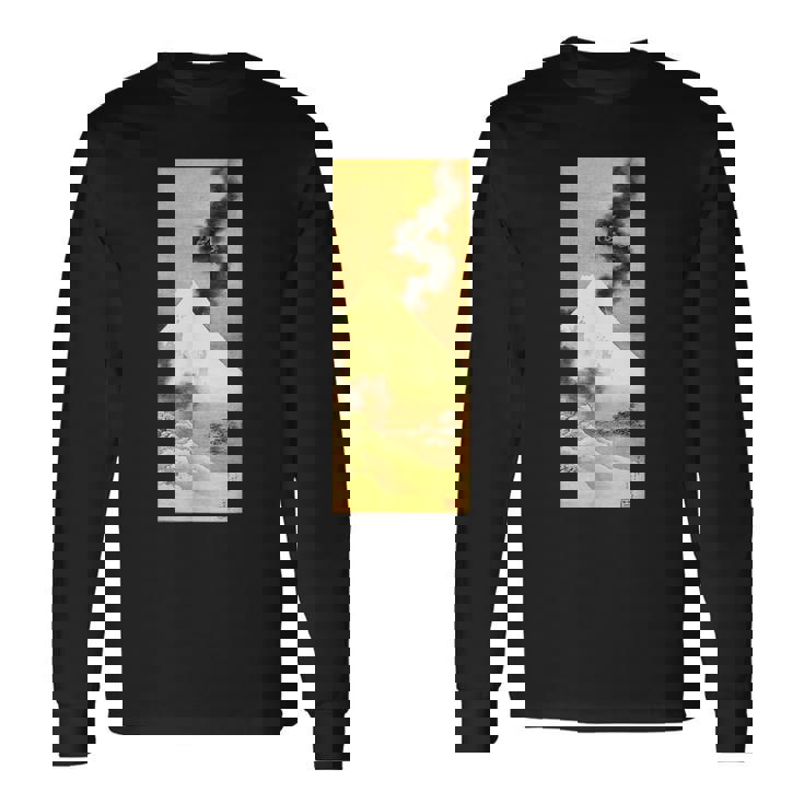 富士山から逃げる煙の龍 葛飾北斎 長袖Tシャツ