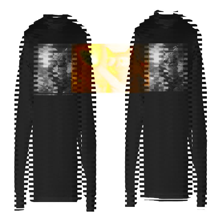 戦車砲身に猫と戦う愛国的な銃の権利 プロガン 長袖Tシャツ