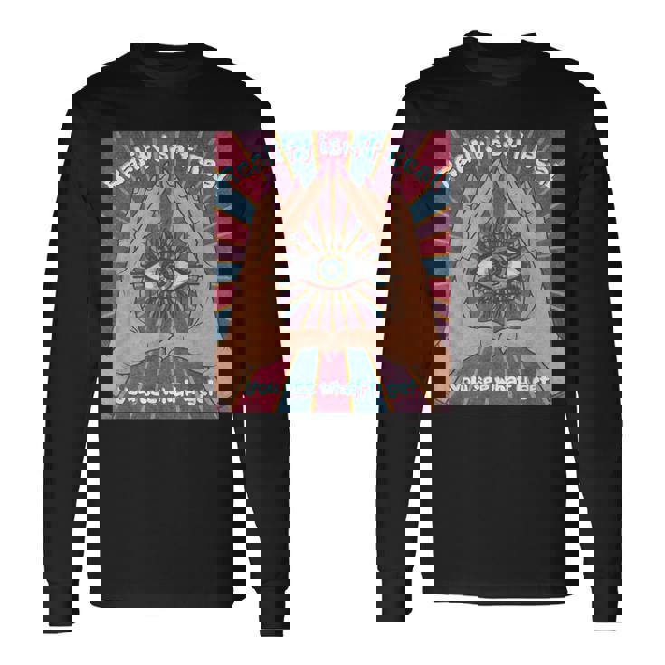 手、三角形、すべてが見える目を持つイルミナティデザイン。 長袖Tシャツ